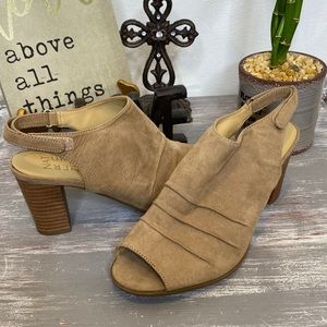 Naturalizer camel tan slip on sling back open toe mules 7.5M